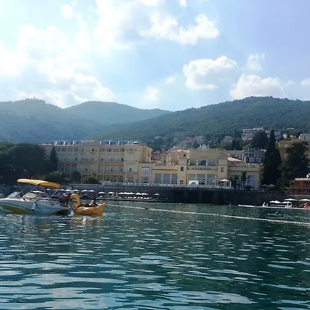 Centar Опатия